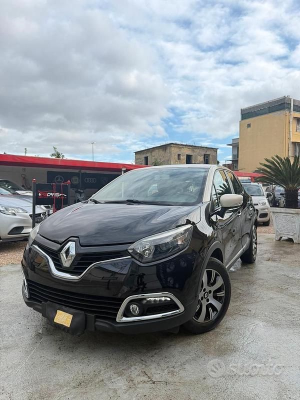Usata Renault Captur Iconic 90 CV (66 kW) 2016 Nero SUV