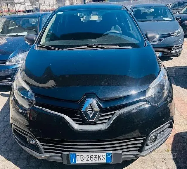 Usata Renault Captur Iconic 90 CV (66 kW) 2015 Nero SUV