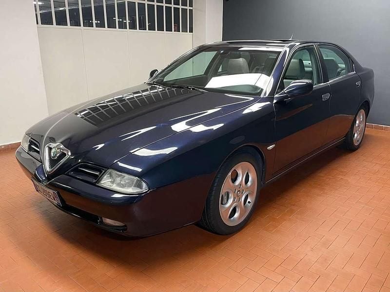 Usata Alfa Romeo 166 Distinctive 220 CV (161 kW) 2002 Blu/azzurro Berlina