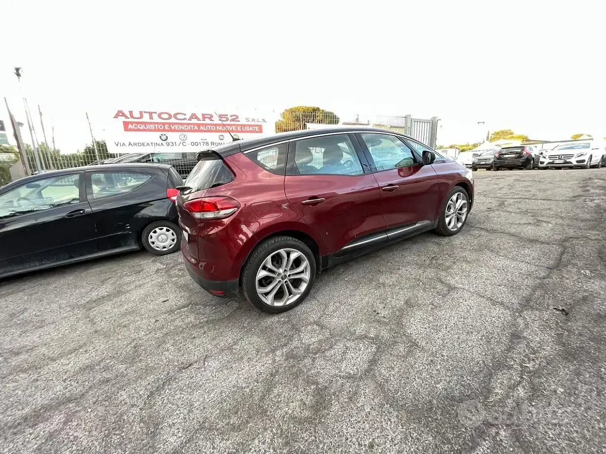 Usata Renault Scénic Intens 120 CV (88 kW) 2019 Rosso Monovolume