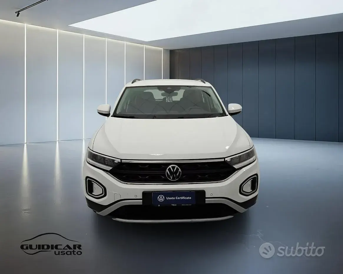 Usata VW T-Roc Life 110 CV (80 kW) 2023 Bianco SUV