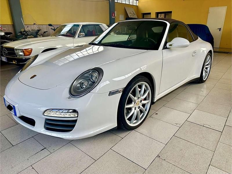 Usata Porsche 911 Carrera 4S Cabriolet 385 CV (283 kW) 2009 Bianco Cabrio