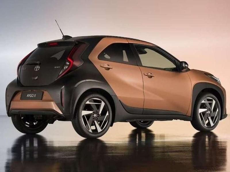 Nuova Toyota Aygo X Premium 92 CV (67 kW) 2025 Vari colori disponibili SUV