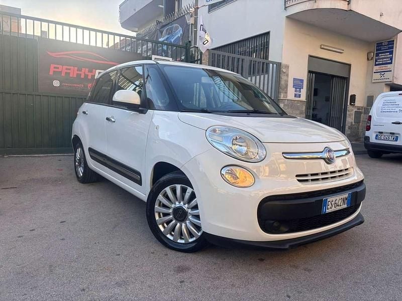 Bianco Usata 2013 Fiat 500L Lounge Monovolume | 4500 € (Buon prezzo) - Immagine 1/4