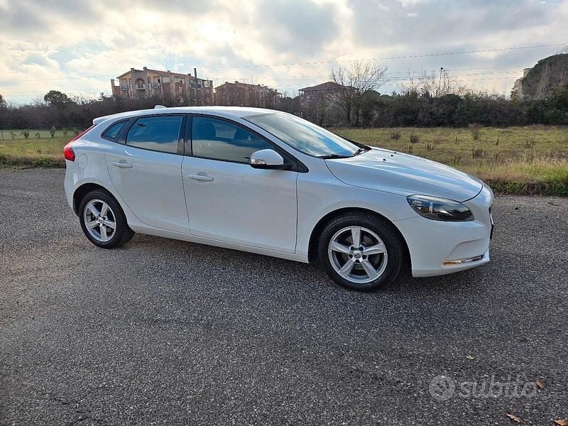 Usata Volvo V40 Kinetic 2017 Bianco Berlina
