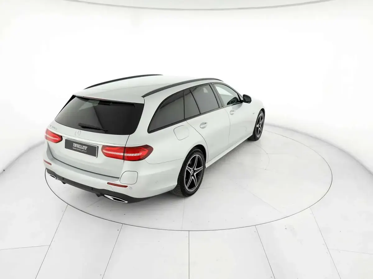 Usata Mercedes E300 Premium 194 CV (142 kW) 2020 Argento Station wagon