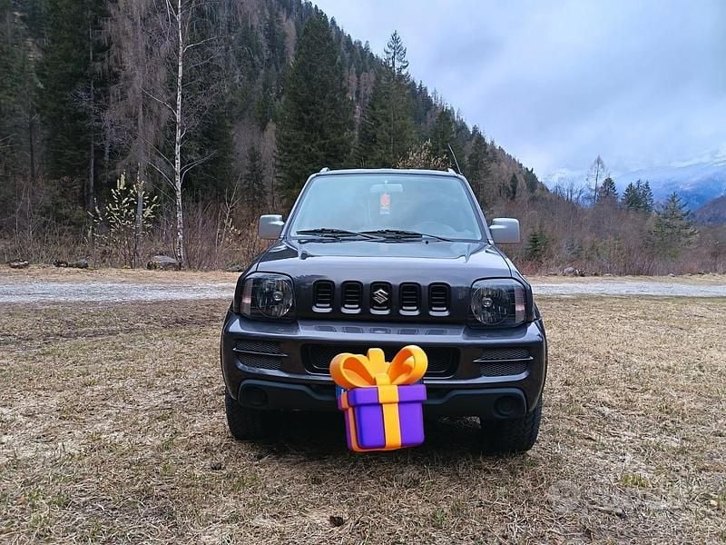 Usata Suzuki Jimny 2009 Grigio SUV