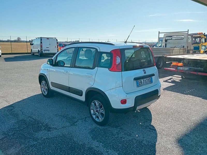 Usata Fiat Panda 4x4 75 CV (55 kW) 2013 Bianco Utilitaria