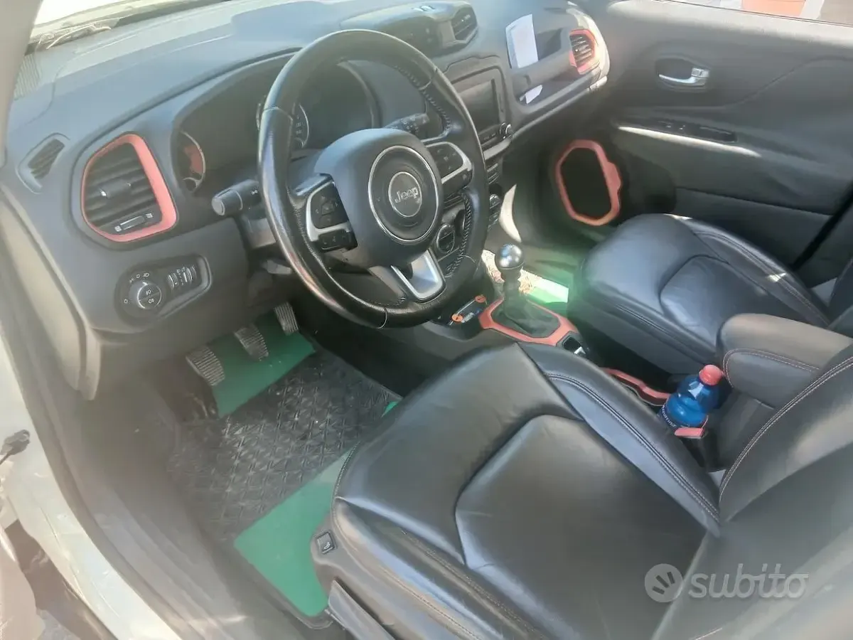 Usata Jeep Renegade Limited 140 CV (102 kW) 2015 Bianco SUV
