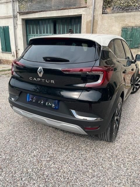 Usata Renault Captur Techno 140 CV (102 kW) 2023 Nero SUV