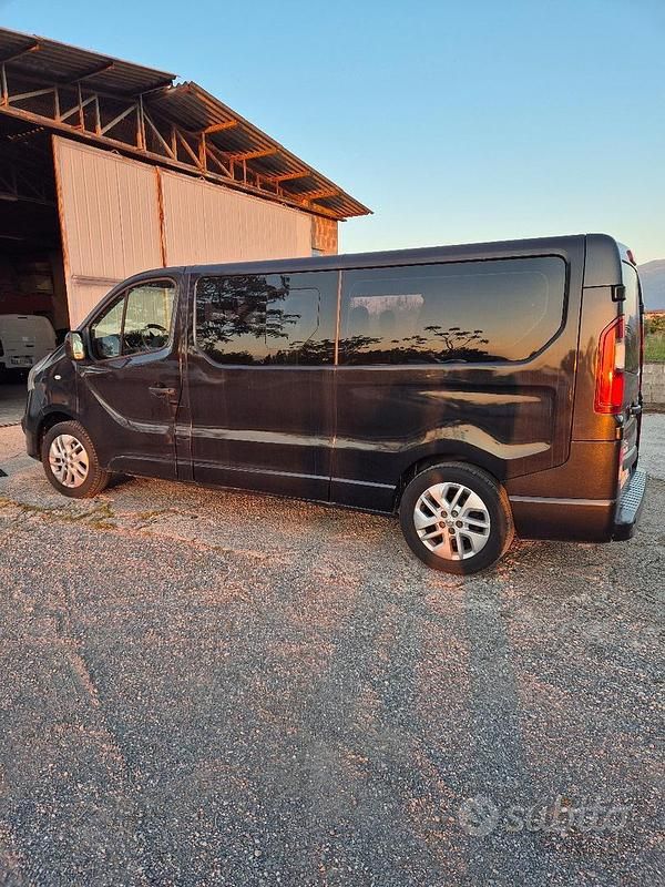 Usata Opel Vivaro 120 CV (88 kW) 2017 Nero Monovolume