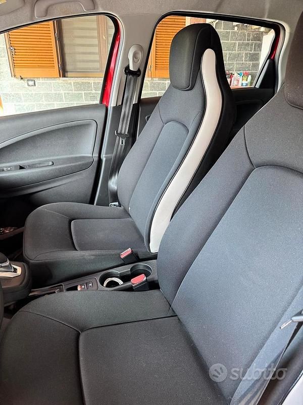 Usata Renault Zoe 2022 Rosso Utilitaria