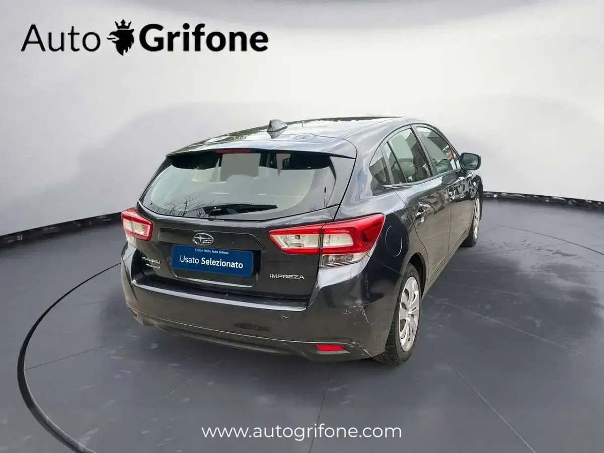 Usata Subaru Impreza Style 114 CV (83 kW) 2018 Nero Berlina