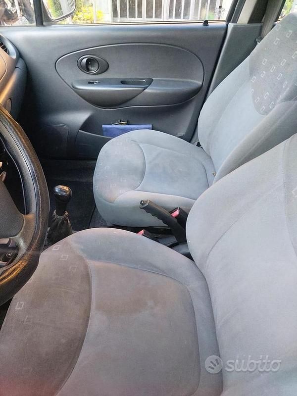Usado Chevrolet Matiz 51 CV (37 kW) 2004 Gris Utilitario