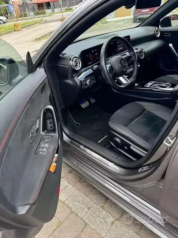 Usata Mercedes CLA200 AMG 122 CV (89 kW) 2024 Grigio Coupé