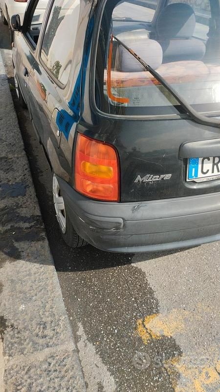 Usata Nissan Micra 54 CV (39 kW) 1999 Nero Utilitaria