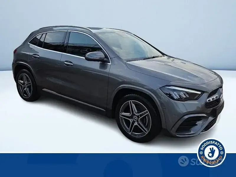 Usata Mercedes GLA200 AMG line 150 CV (110 kW) 2025 Grigio SUV