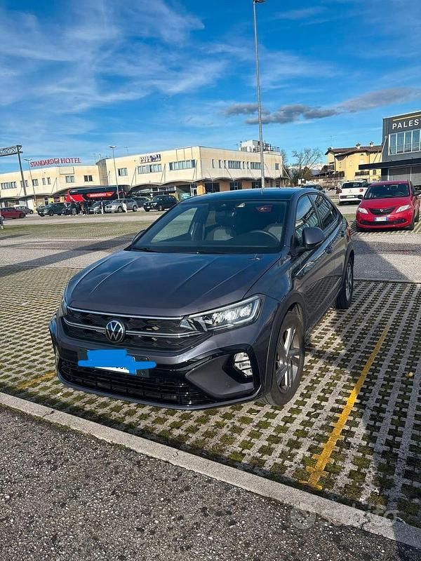 Usata VW Taigo R-line 110 CV (80 kW) 2024 Grigio SUV