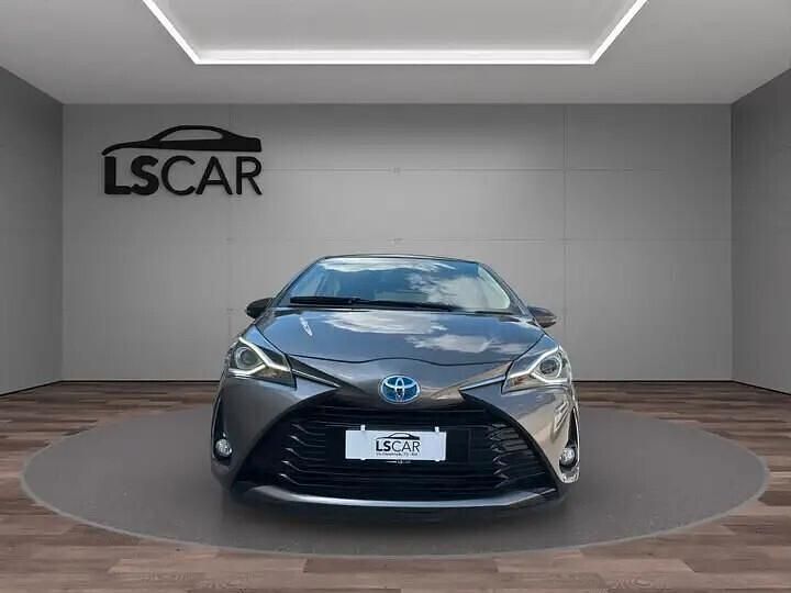 Usata Toyota Yaris Hybrid Lounge 73 CV (53 kW) 2018 Grigio Berlina