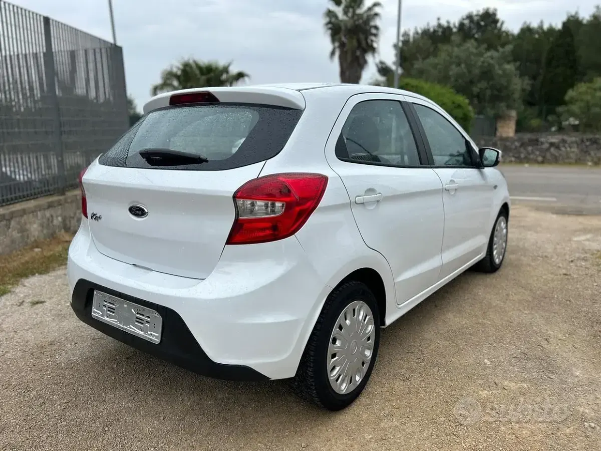 Usata Ford Ka 71 CV (52 kW) 2016 Bianco Berlina