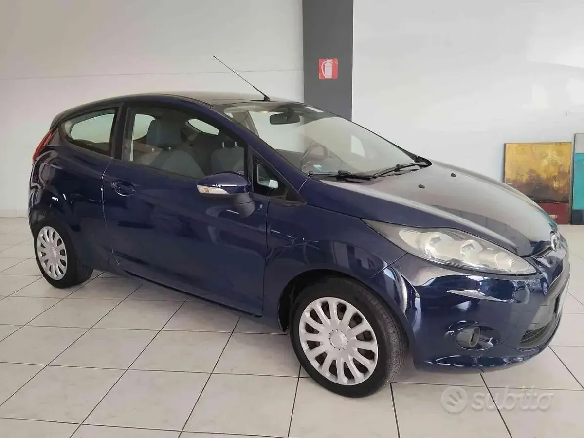 Usata Ford Fiesta 60 CV (44 kW) 2011 Blu Utilitaria