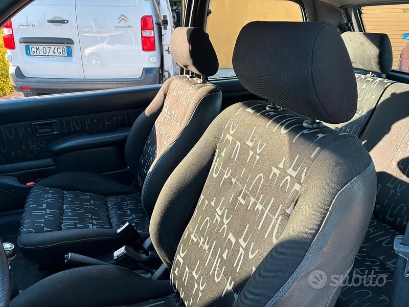 Usata Peugeot 106 2000 Utilitaria