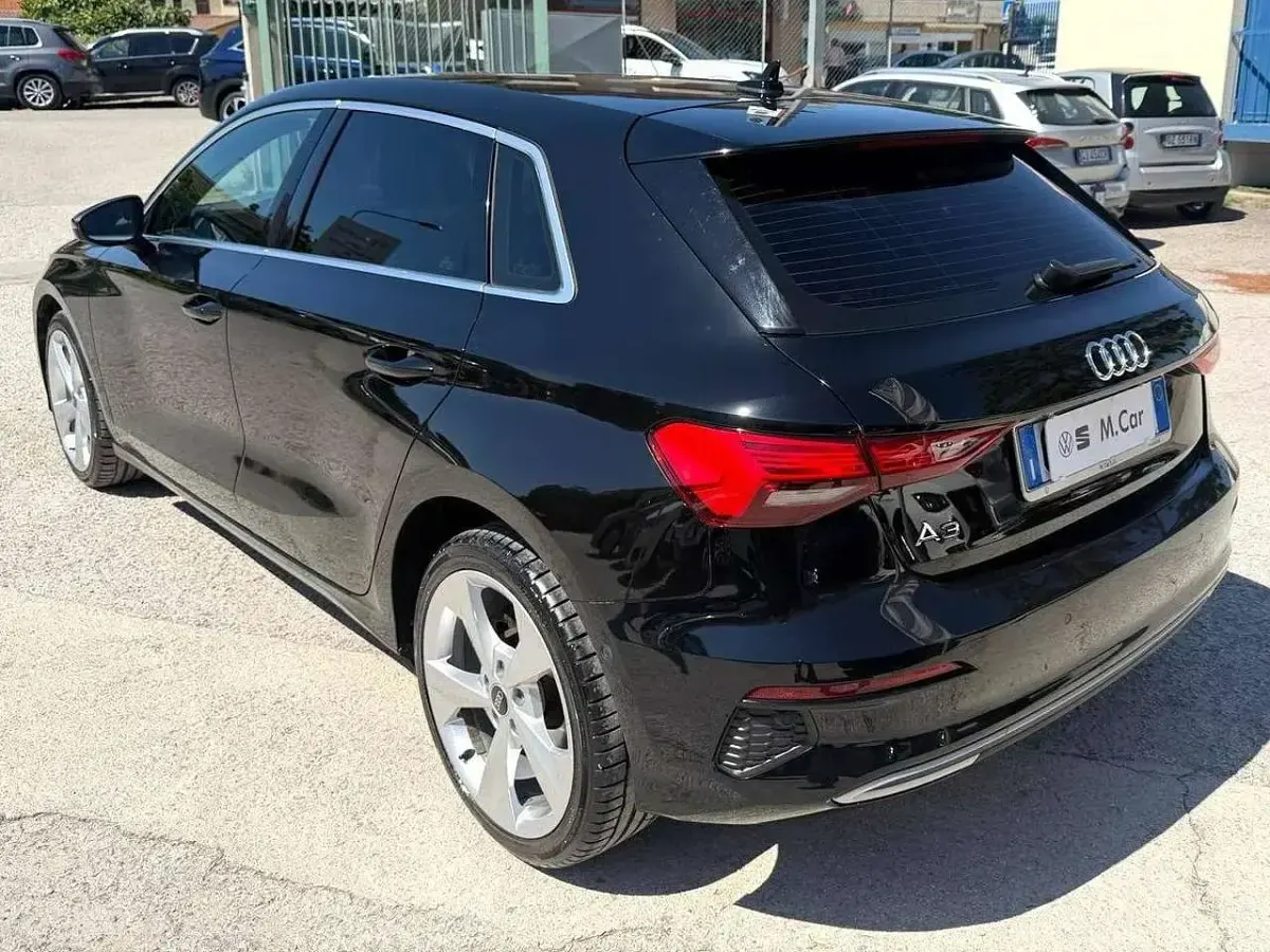 Usata Audi A3 Advanced 116 CV (85 kW) 2022 Nero brillante Berlina