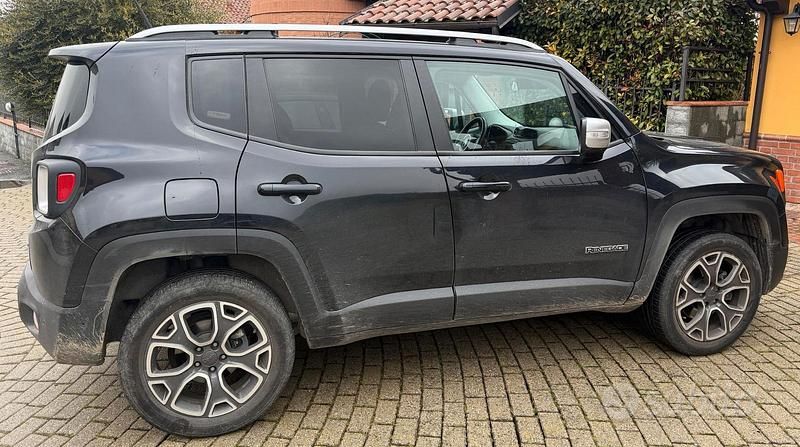 Usata Jeep Renegade Limited 170 CV (125 kW) 2016 Nero SUV