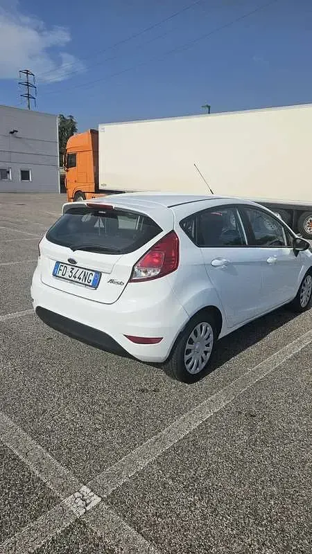 Usata Ford Fiesta 75 CV (55 kW) 2016 Utilitaria