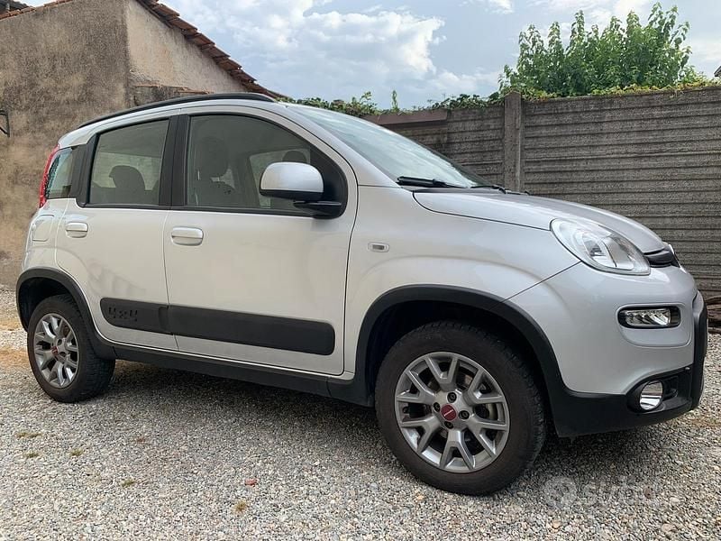 Usata Fiat Panda 4x4 S 85 CV (62 kW) 2017 Grigio Utilitaria