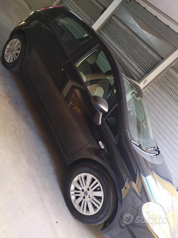 Usata Fiat Grande Punto Emotion 90 CV (66 kW) 2007 Nero Utilitaria
