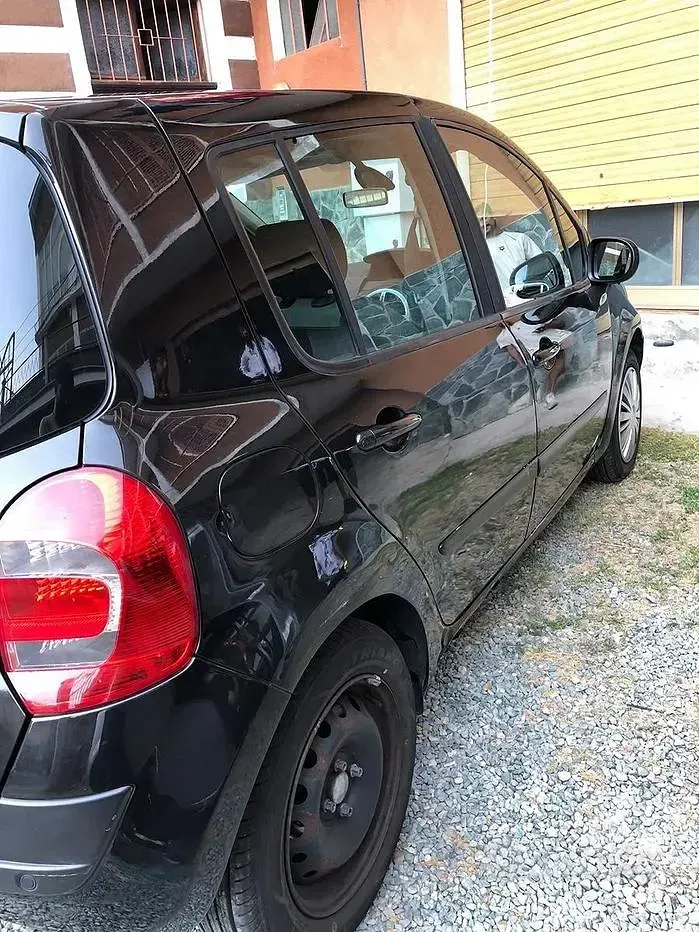 Usata Renault Modus 75 CV (55 kW) 2008 Nero Monovolume