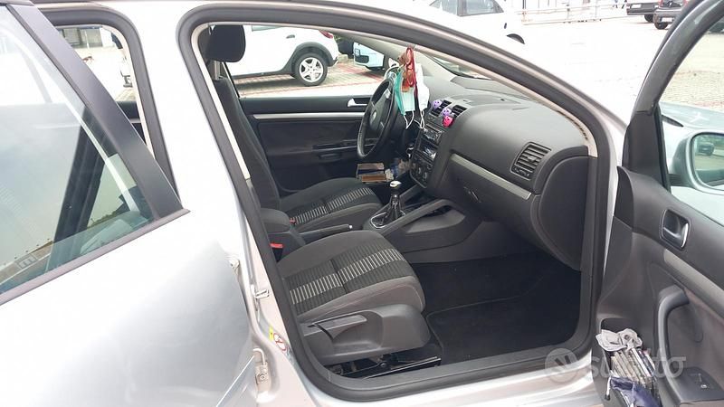 Usata VW Golf VI 102 CV (75 kW) 2008 Grigio Utilitaria