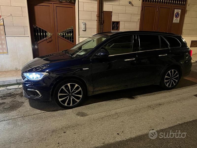 Usata Fiat Tipo 120 CV (88 kW) 2018 Blu Station wagon