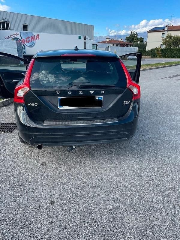 Usata Volvo V60 2016 Nero Station wagon