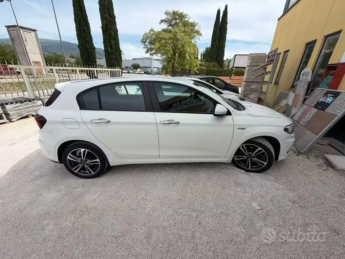 Usata Fiat Tipo 95 CV (69 kW) 2018 Bianco Berlina