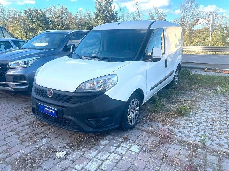 Bianco Usata 2017 Fiat Doblò Monovolume | 6990 € (Super prezzo) - Immagine 1/4