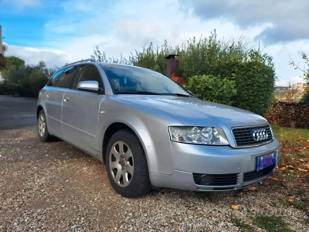 Usata Audi A4 130 CV (95 kW) 2004 Grigio Station wagon
