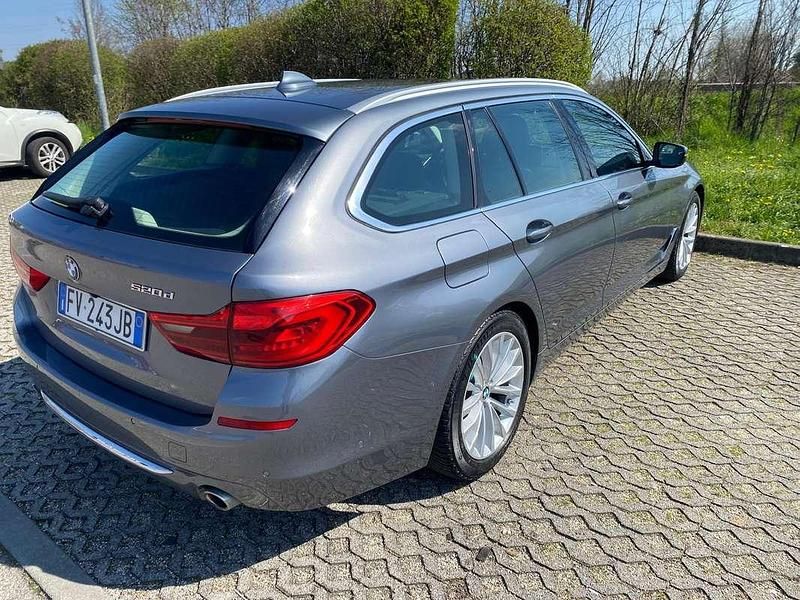 Usata BMW 520 Luxury Line 190 CV (139 kW) 2019 Grigio Station wagon