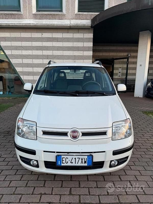 Usata Fiat Panda Dynamic 69 CV (50 kW) 2011 Bianco Berlina