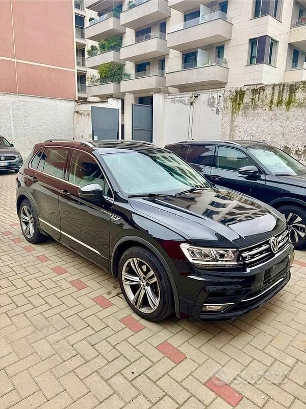 Usata VW Tiguan R-line 150 CV (110 kW) 2018 Nero SUV