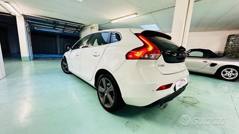 Usata Volvo V40 Summum 115 CV (84 kW) 2013 Bianco Station wagon
