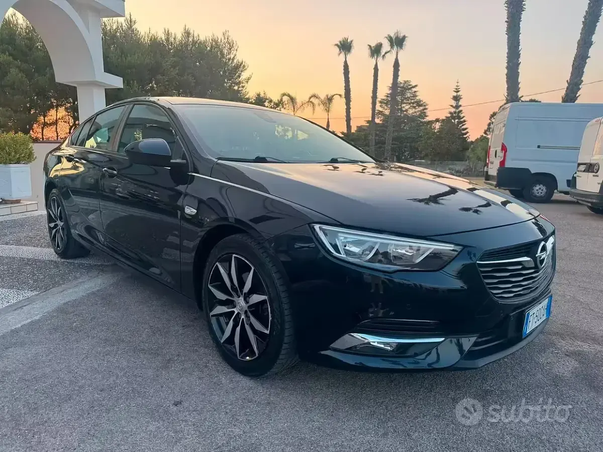 Usata Opel Insignia 136 CV (100 kW) 2018 Nero Berlina