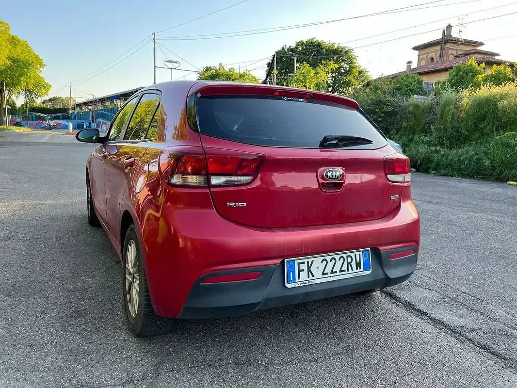 Usata Kia Rio Active 77 CV (56 kW) 2017 Berlina