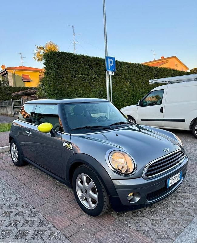 Usata Mini ONE 75 CV (55 kW) 2009 Grigio Utilitaria