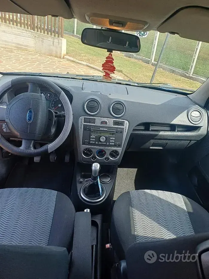 Usata Ford Fusion 68 CV (50 kW) 2008 Blu Utilitaria