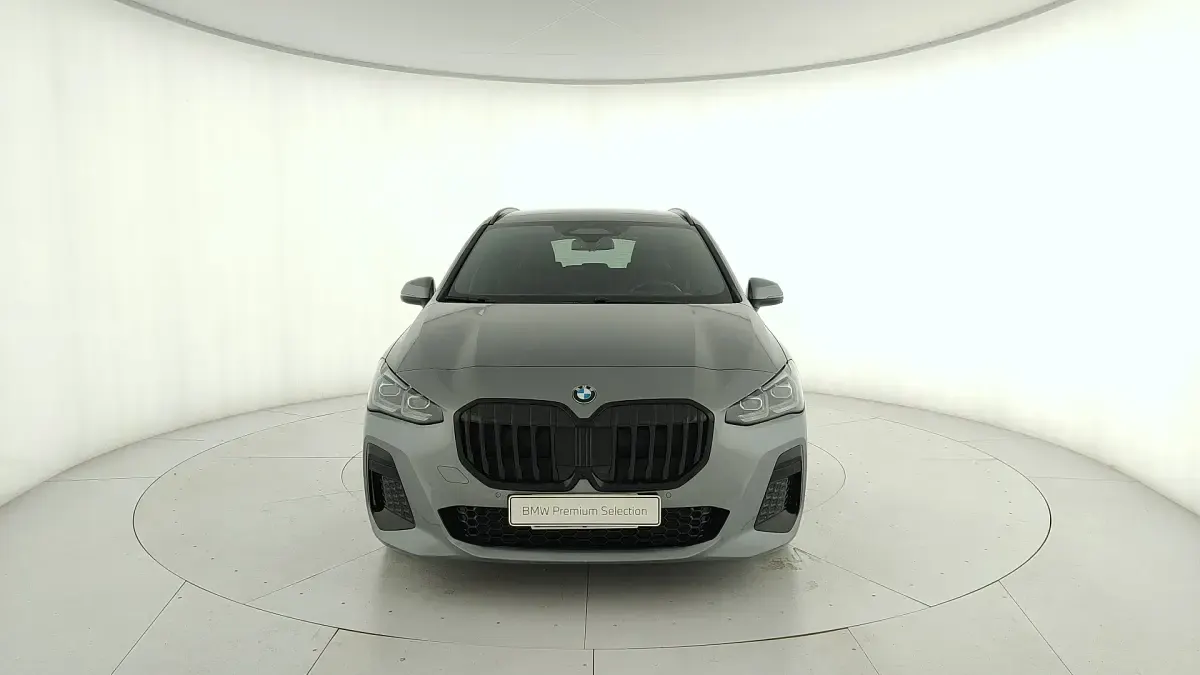 Gebraucht BMW 218 Active Tourer M Sport 150 PS (110 kW) 2025 Grau Van / Kleinbus
