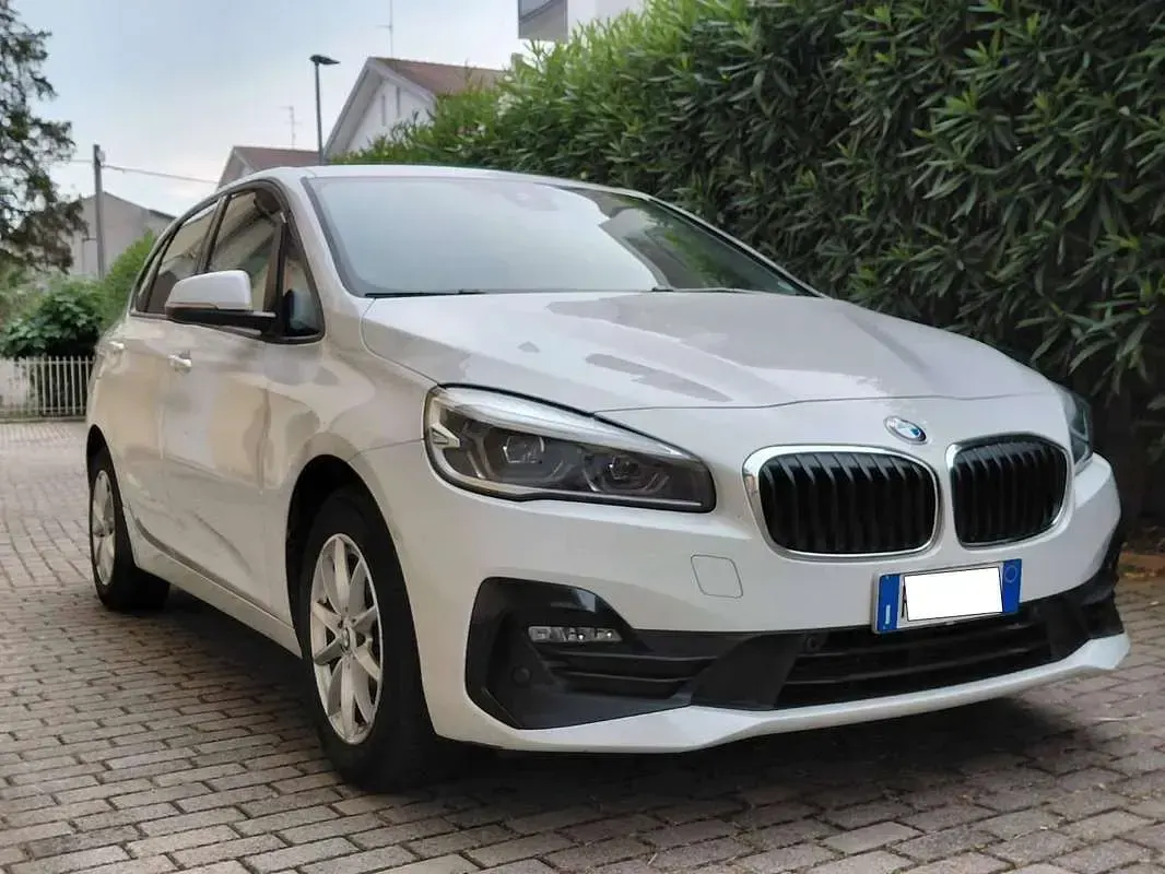 Usata BMW 216 Active Tourer Advantage 116 CV (85 kW) 2018 Bianco Monovolume