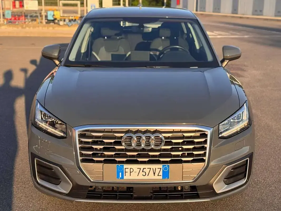 Usata Audi Q2 150 CV (110 kW) 2018 Grigio SUV