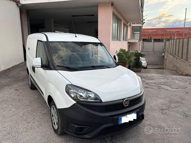 Usata Fiat Doblò 95 CV (69 kW) 2019 Bianco Monovolume